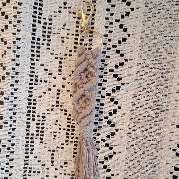 Handcrafted Macramé Keychain Set - Neutral Tones - Picture 6 of 12